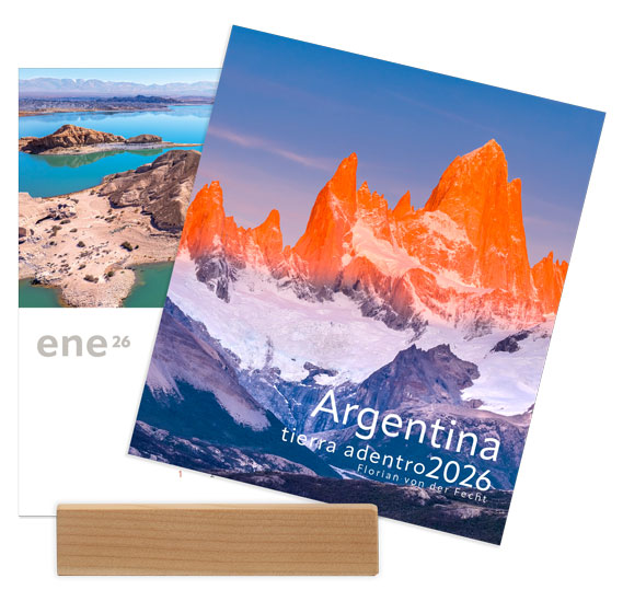 Armado-Base-madera2026 Calendario corporativo 2026 personalizado con logo sobre base de madera